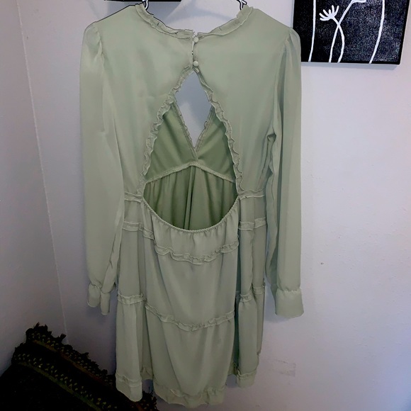 Pale green long sleeve dress - Picture 2 of 2